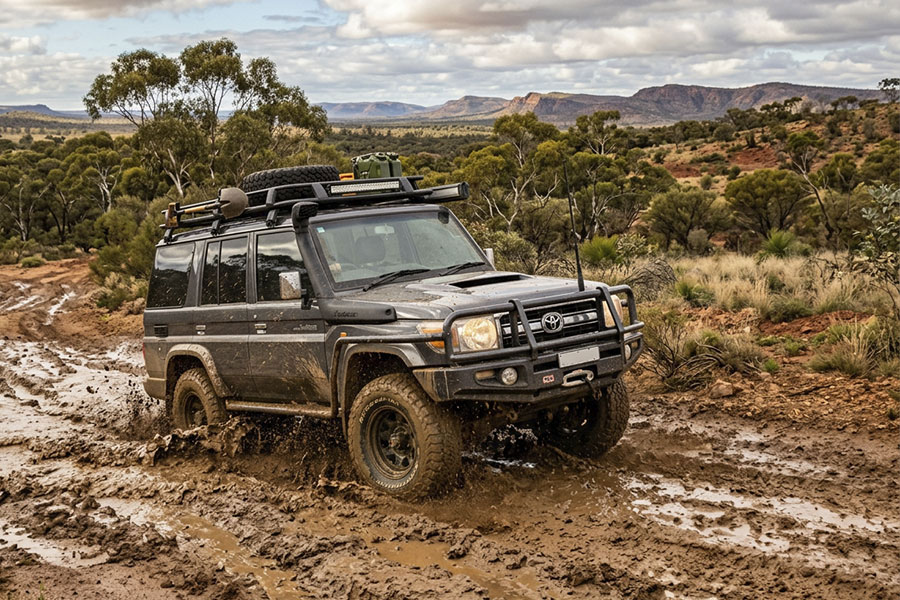 4 wheel drive vehicle in mud